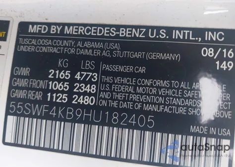 2017 Mercedes-Benz C 300 4Matic z USA, uszkodzony, nr VIN 55SWF4KB9HU182405